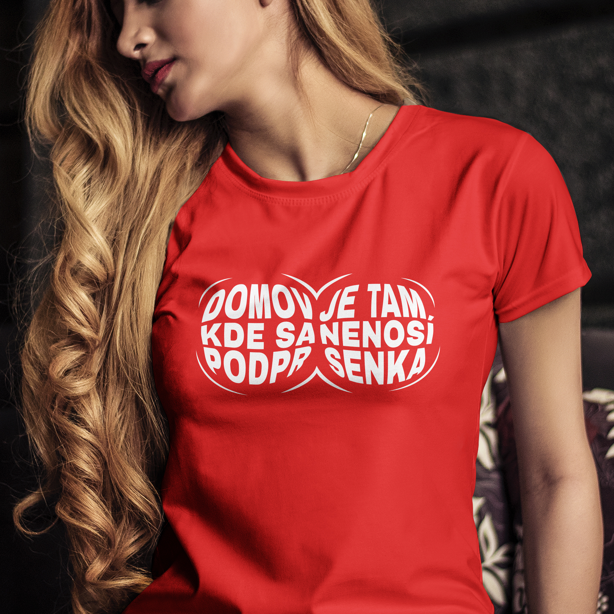 Vtipné tričko s potlačou "Domov je tam kde sa nenosí podprsenka"
